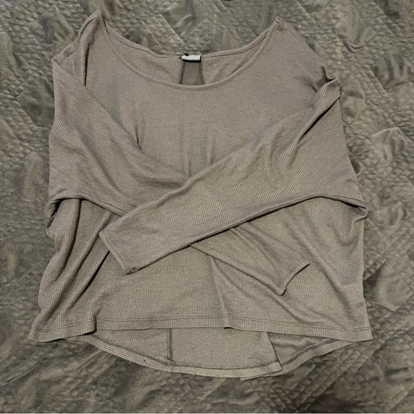 cropped grey waffle knit sweater - Picture 2 of 4